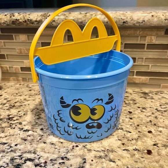 NEW! 2024 MCDONALDS HAPPY MEAL BLUE MONSTER BOO HALLOWEEN BUCKET - Picture 2 of 4